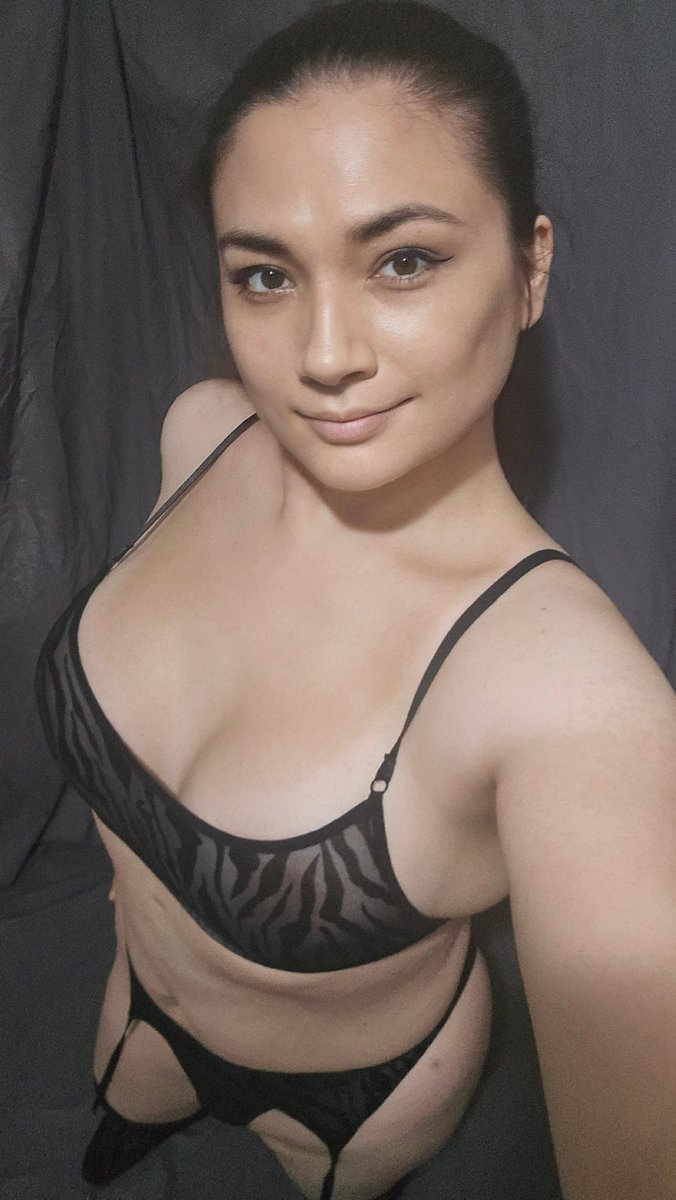 EmilyMixLadyboy's tweet photo. Black lace and tiger stripes got me feeling dangerous tonight
Asian-white ladyboy. Come closer if you dare, baby Whoโs brave enough to handle all this?
#Ladyboy #Trans #AsianLadyboy #Lingerie #TigerPrint #MixedRace #Femboy #SexySelfie #Temptation https://t.co/8nZ0i8lNTz