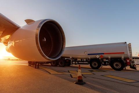 A jet fuel shortage is leading airlines to cut flights, and could cause a severe slowdown in travel this summer—particularly in Europe. tinybfs.com/t/GFTcp4
