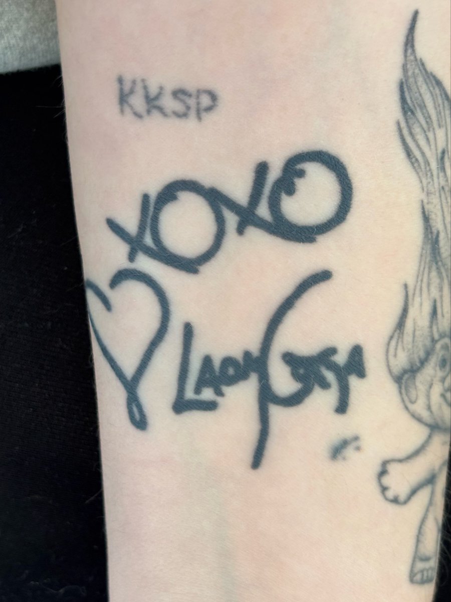 TⱯY 🪩🫧🖤 tweet media