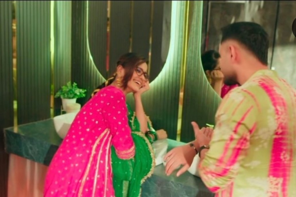 Such a wholesome moment this was.
Both were happy and smiling despite the hidden love, pain and feelings,this is the charm of Manvik that stands out when ever they r together in a frame..
Ppl comparing their chemistry with pl &amp; vamp just cracked me up.
#Mannat 
#Manvik