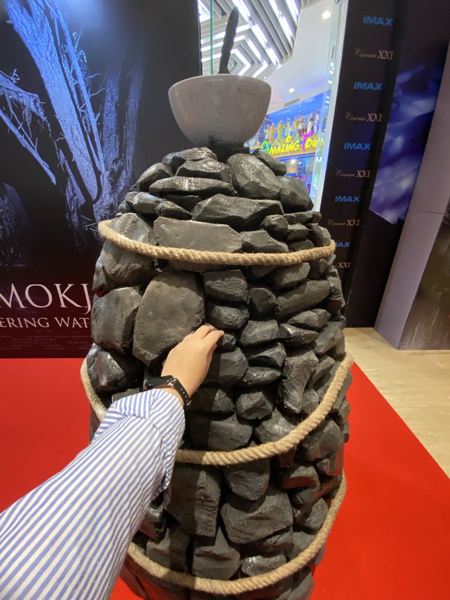 T. 👻🤴 tweet media