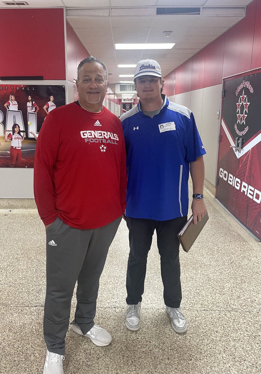 coachb_ware's tweet photo. We appreciate @Jacob_Ganote from @HCUFootball for stopping by today and checking out the @GoBigRedFB kids.  #GoBigRed #RecruitTheMailRoute https://t.co/AqM0Ko5Cpi
