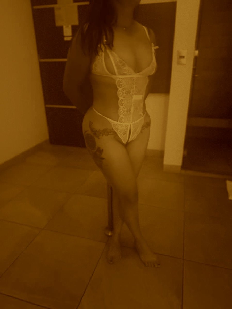 pareja sexy tweet media