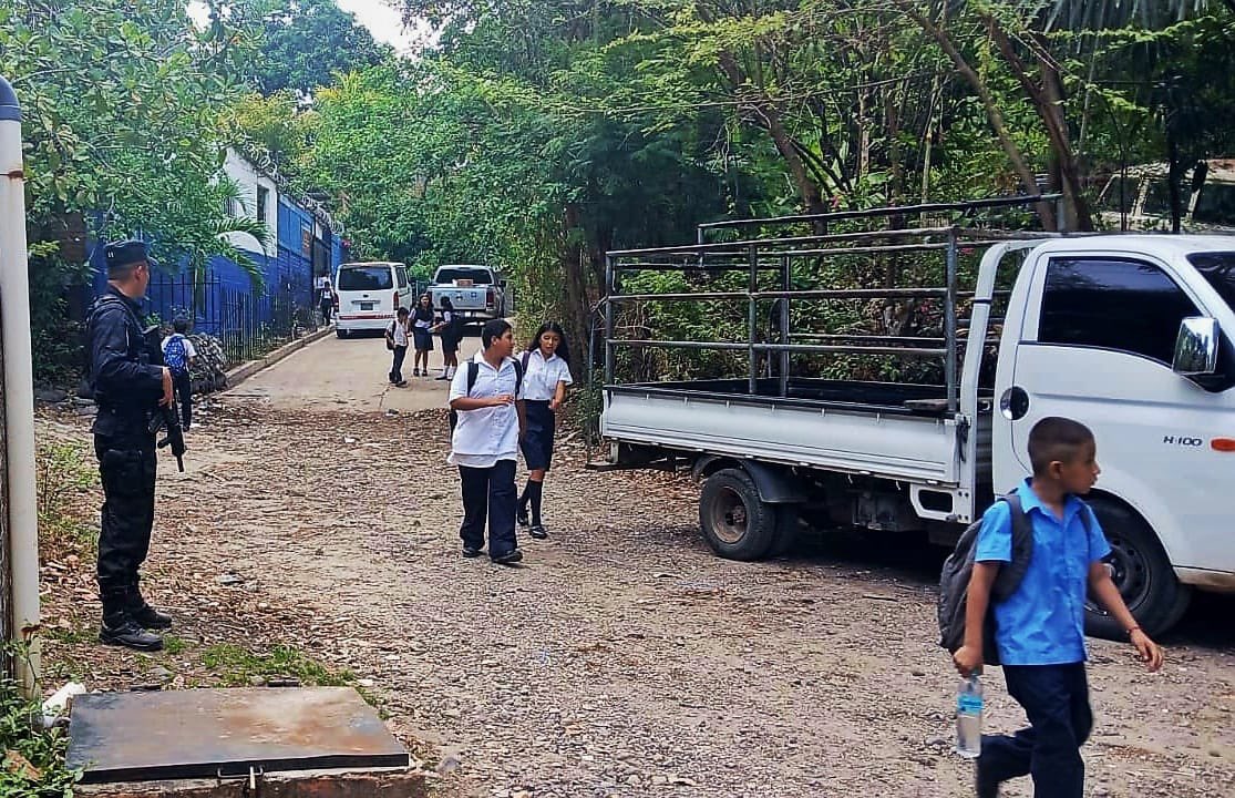 PNC El Salvador tweet media