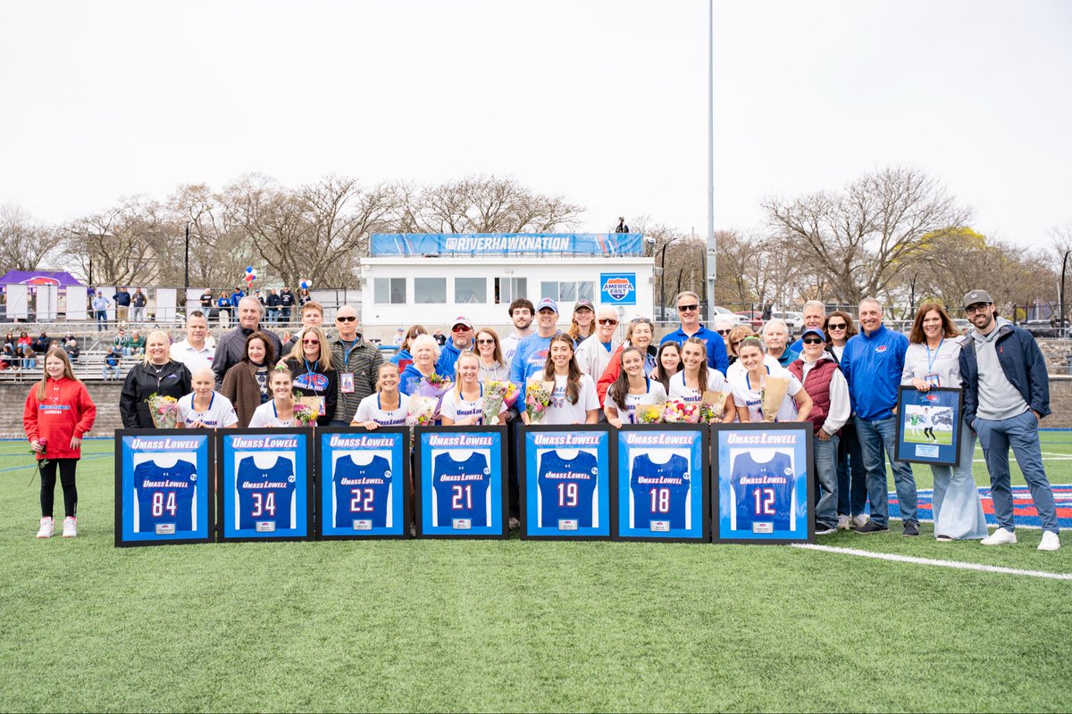RiverHawkWLax's tweet photo. A special group 💙 ❤️ 

Thank you to the Class of 2026 for everything you’ve done for our program, both on and off the field!

#UnitedInBlue | #AEWLAX https://t.co/zutrNQPedk