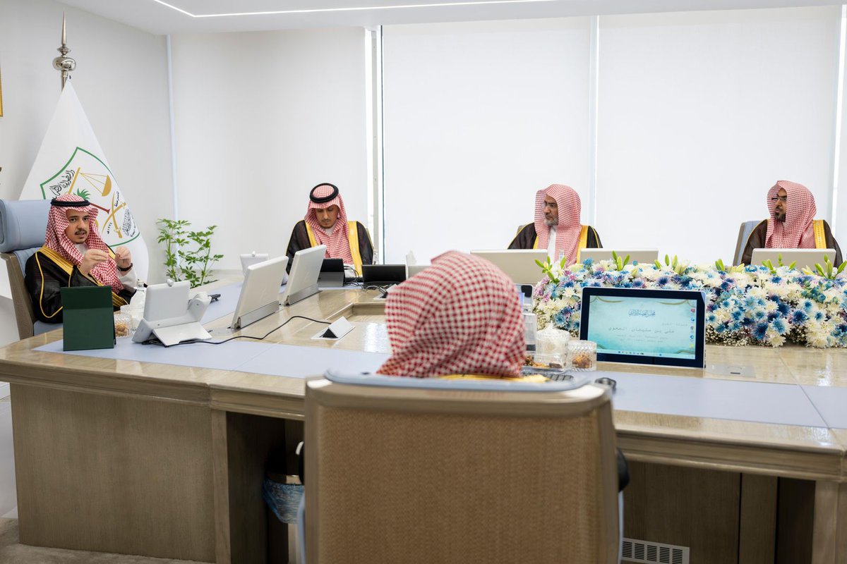 AnnaharNews2022's tweet photo. معالي د. الأحيدب يترأس جلسة مجلس القضاء الإداري التي أقرّت تشكيل عدد من الدوائر القضائية وترقية عدد من القضاة 

@saudibogrv
@AnnaharSaAgency
#صحيفة_النهار_السعودية
https://t.co/MLnA6E3BLb https://t.co/D28w5itCC2