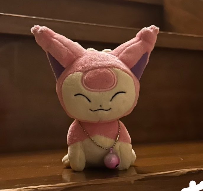 エネコ探してます😭 tweet media