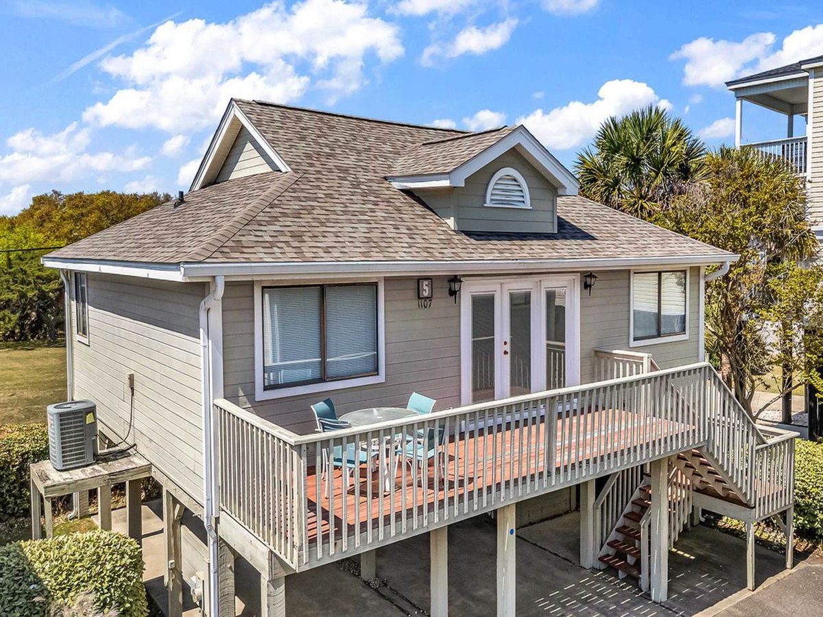 GardenCitySC's tweet image. New Listing! Second Row Beach Home Near Garden City Beach
hubs.la/Q04dB-k30

Listing Agent: Brent Jackson
Mobile: 843-655-9252
Email: jacksoncoastrealestate@gmail.com
Garden City Realty Inc.

#NewListing #HomeForSale #GardenCityBeach #SouthCarolina #REALTOR #RealEstate