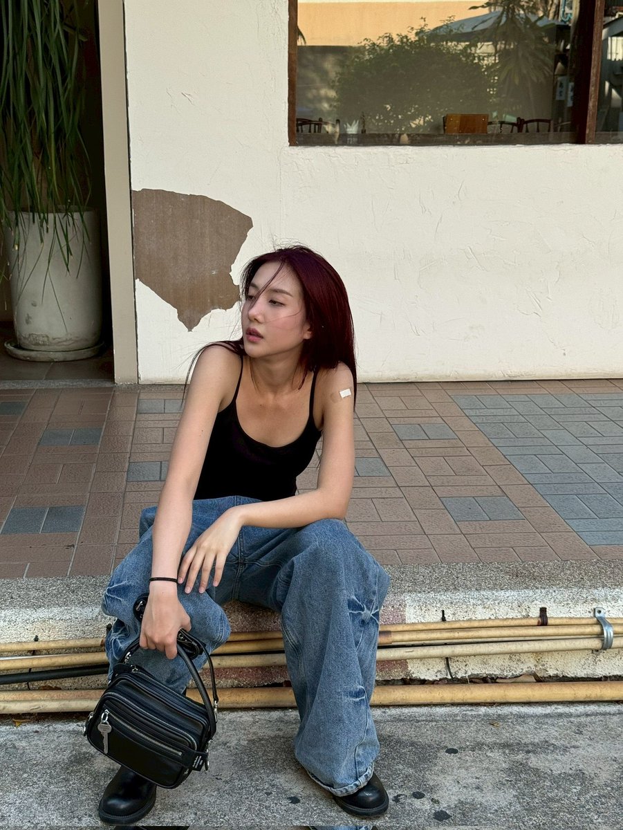 4EVE Base tweet media