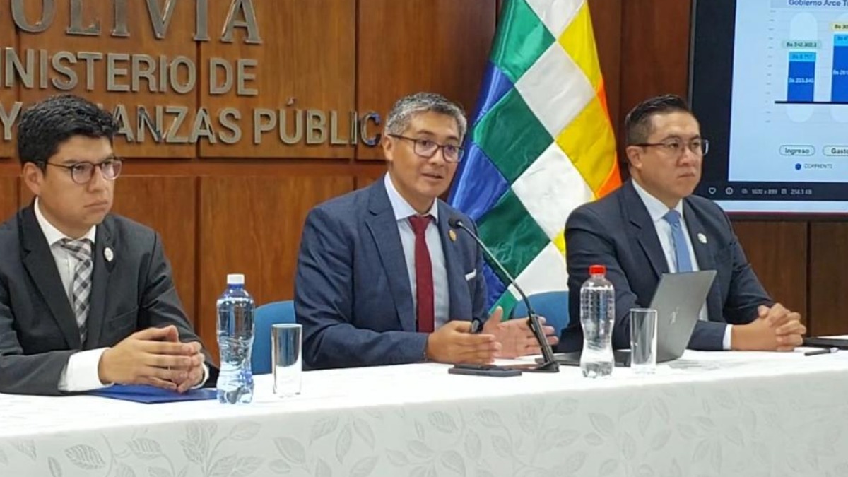 noticiasfides's tweet image. 🔵 #GrupoFides | #ANF #Economía 𝐌𝐢𝐧𝐢𝐬𝐭𝐫𝐨 𝐝𝐞 𝐄𝐜𝐨𝐧𝐨𝐦í𝐚 𝐚𝐬𝐞𝐠𝐮𝐫𝐚 𝐪𝐮𝐞 𝐞𝐥 𝐝ó𝐥𝐚𝐫 𝐫𝐞𝐟𝐞𝐫𝐞𝐧𝐜𝐢𝐚𝐥 𝐛𝐚𝐣𝐚𝐫á 𝐜𝐮𝐚𝐧𝐝𝐨 𝐥𝐨𝐬 𝐝ó𝐥𝐚𝐫𝐞𝐬 𝐝𝐞𝐥 𝐚𝐠𝐫𝐨 𝐲 𝐥𝐚 𝐦𝐢𝐧𝐞𝐫í𝐚 𝐥𝐥𝐞𝐠𝐮𝐞𝐧
Lea la nota aquí 👉 acortar.link/z7DEtz