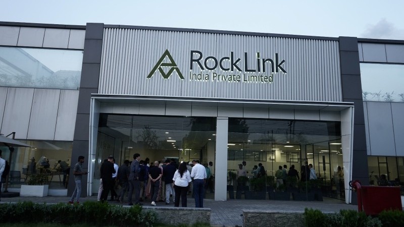 evupdatemedia's tweet image. Rocklink India Pvt. Ltd. has established its first integrated lithium-ion battery and rare earth magnet recycling facility in Sikandrabad.

Read more:evupdatemedia.com/rocklink-india…

#BatteryRecycling #CircularEconomy #CriticalMinerals #EVSupplyChain