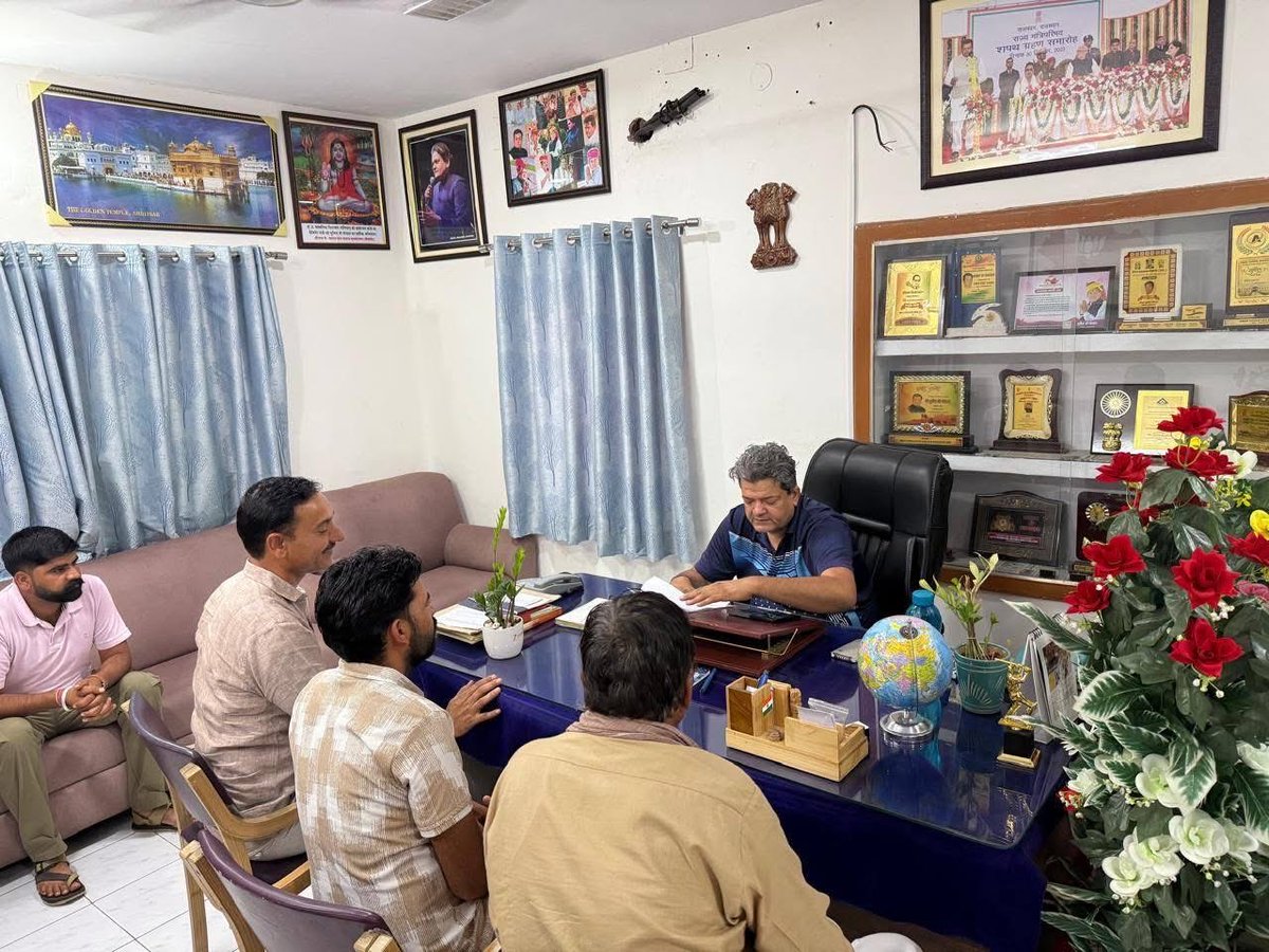 Sumit_Godara11's tweet image. #मंगलवार_जयपुर_जनसुनवाई 
1 राजकीय आवास 1/51 गांधीनगर पर प्रातः 9 से 1 बजे ।
2 सचिवालय कक्ष 6222 पर 1 से 6 बजे ।
सबका साथ ।
सबका विकास।
#jansunvai #people #amritkaal #PeopleFirst #bjp #cabinetminister #jaipur #gandhinagar #jaishreeram