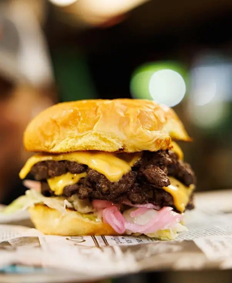 visitlauderdale's tweet image. Burgers, bites, and a whole lot of flavor 🍔🔥

Hamburger House Party returns May 2 to MAD Arts Dania Beach with unlimited tastings, drinks, live entertainment, and the ultimate burger showdown. 21+ only.
bit.ly/4edmVoq
#thingstodo #localevents #broward #solfo