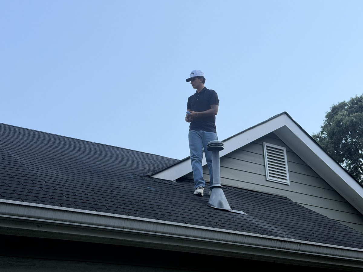 Redroofing1's tweet photo. Fayetteville / South Atlanta

🌧️ Fayetteville &amp; South Atlanta—recent storms may have weakened your roof.
Let us check it before the next system rolls through.
📞 FREE inspections available
#FayettevilleGA #AtlantaGA #StormDamageRepair https://t.co/iIVTgtQSeT