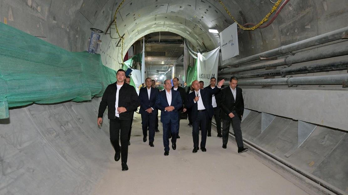 amymohamed_amyy's tweet image. President Abdel Fattah al-Sisi's tour of the Pyramids metro station reflects the state's commitment to major national projects and expanding the metro network to serve millions of citizens.
#Sisi #Metro