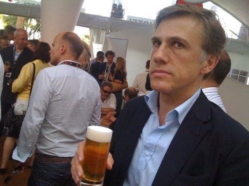 Виталя пишет код tweet media