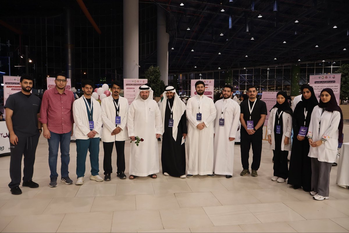 Abdullah2vi's tweet photo. أتقدم بخالص الشكر والتقدير لـ الجمعية السعودية لمرضى الباركنسون ونادي الأعصاب بـ جامعة الملك سعود بن عبدالعزيز للعلوم الصحية على رعايتهم ودعمهم المتواصل، والذي كان له بالغ الأثر في نجاح الحملة.

كل الفخر والامتنان لكل من كان له دور في إنجاح #يدك_سند٢ في رفع الوعي بمرض باركنسون ودعم المرضى وذويهم.