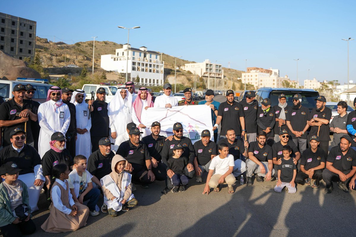 mrk7z's tweet photo. حيث انطلقت بمحافظة بلجرشي بحضور  سعادة محافظ بلجرشي وعدد من القيادات الحكومية والفرق التطوعية في حديقة الخزامى 
لتعزيز نمط الحياة الصحي
وتأتي هذه المبادرة الرياضية المجتمعية ضمن حزمة من البرامج التي تهدف إلى:
• نشر ثقافة المشي: رفع الوعي بأهمية النشاط البدني كجزء أساسي من اليوم. https://t.co/rmij1bv6wn