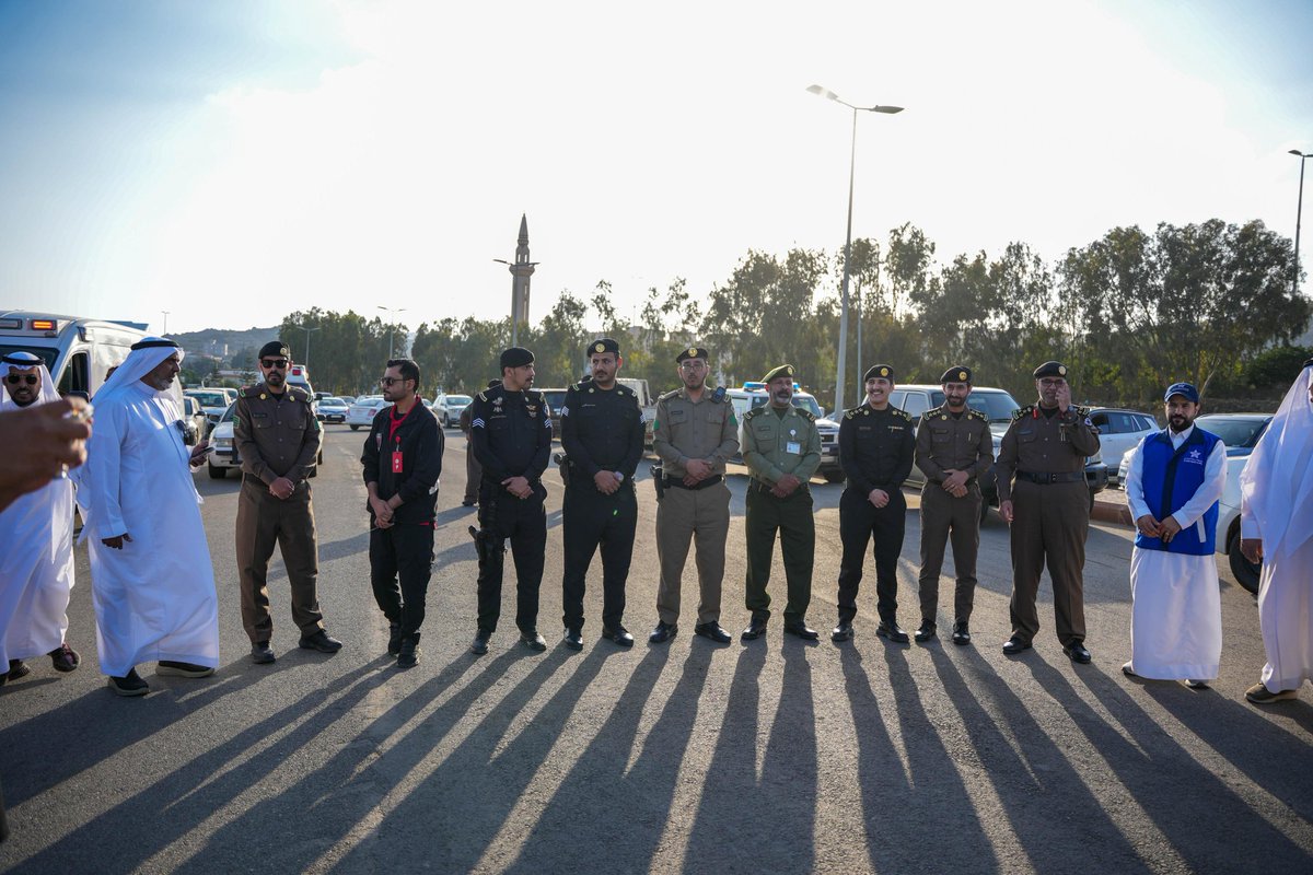 mrk7z's tweet photo. حيث انطلقت بمحافظة بلجرشي بحضور  سعادة محافظ بلجرشي وعدد من القيادات الحكومية والفرق التطوعية في حديقة الخزامى 
لتعزيز نمط الحياة الصحي
وتأتي هذه المبادرة الرياضية المجتمعية ضمن حزمة من البرامج التي تهدف إلى:
• نشر ثقافة المشي: رفع الوعي بأهمية النشاط البدني كجزء أساسي من اليوم. https://t.co/rmij1bv6wn