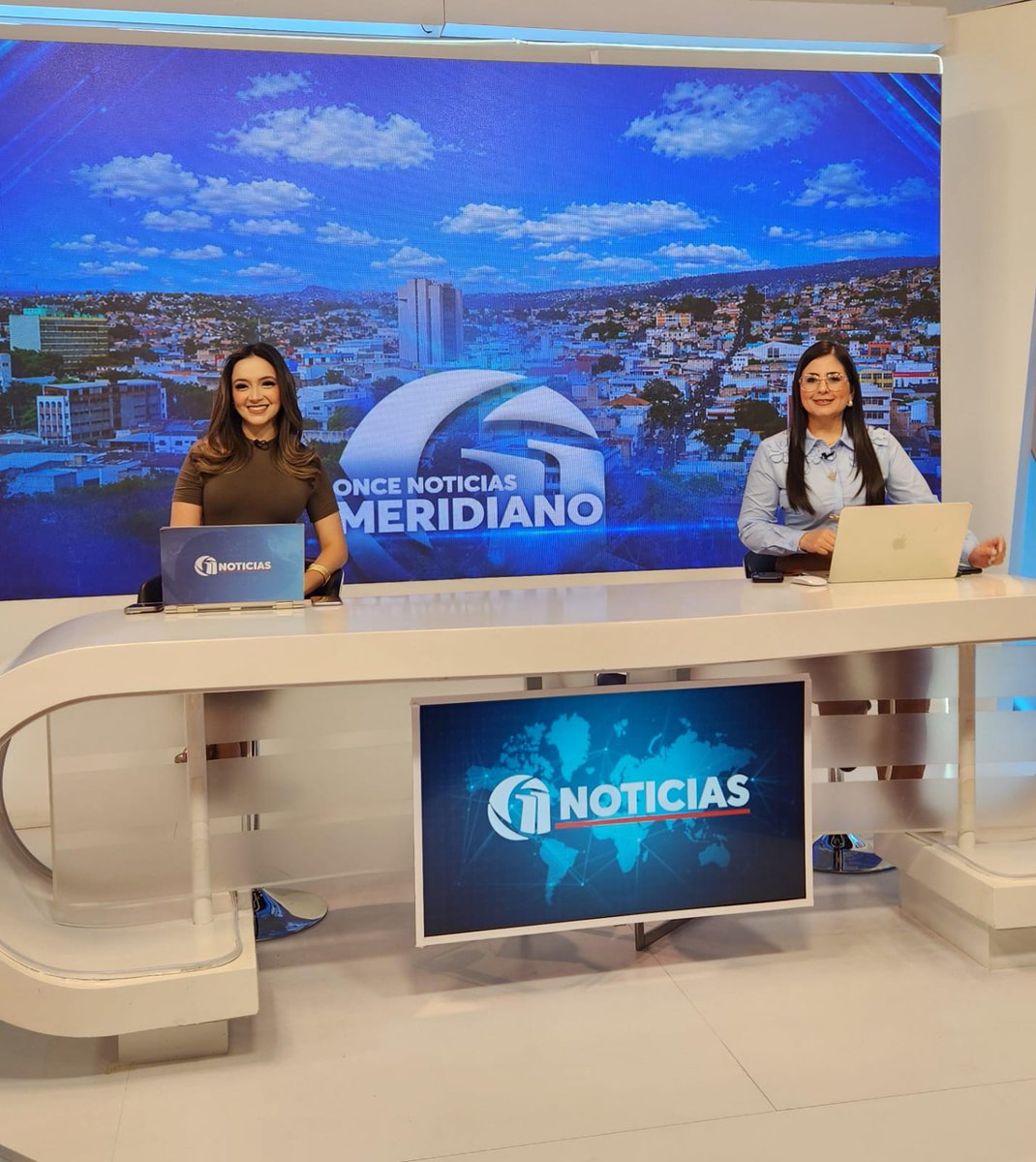 11_Noticias's tweet photo. #ENVIVO: Once Noticias #Meridiano. Mantente informado con las noticias más importantes del día junto a #EdithCopland y #EvelynSosa. 📺📲
Solo por #Canal11 https://t.co/5qYkybQSSA