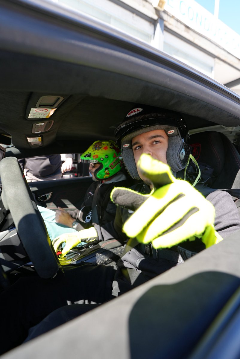 AlphaSniper97 tweet media