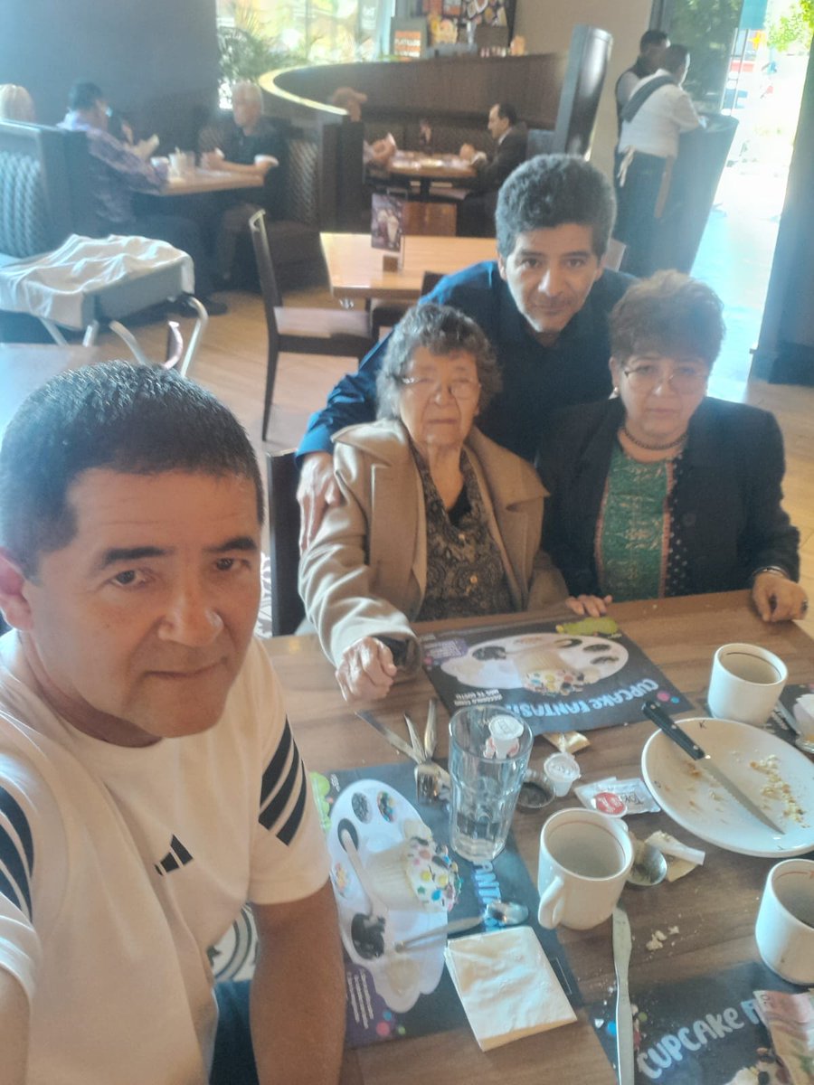 julius_soledad's tweet photo. 53 y contando!!! https://t.co/EXAbiIuCod