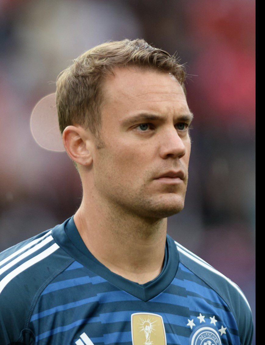 BRKonX's tweet photo. 🔖En 2012 Drogba gagne la League des Champions après un puissante tête façe NEUER au fond du Filet .
14 ans plus tard , NEUER joue encore une demie finale de CL.
#bayernmunchenparis #psg https://t.co/ASRDmVFxkQ