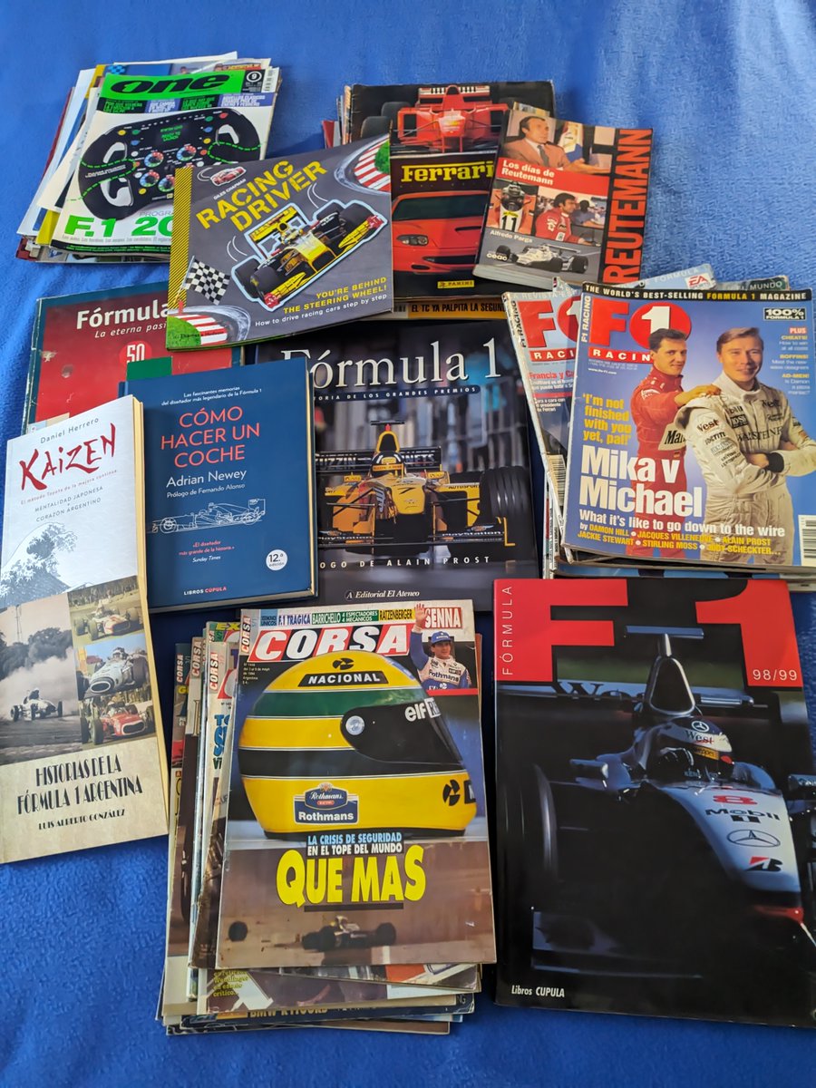 PuntoSimu's tweet photo. Unas horas bajo alerta meteorologico fueron dedicadas al orden para nuestros humildes museo y biblioteca. Hay más de 100 revistas que están separadas para 'adopción responsable' https://t.co/HMVtTw2565