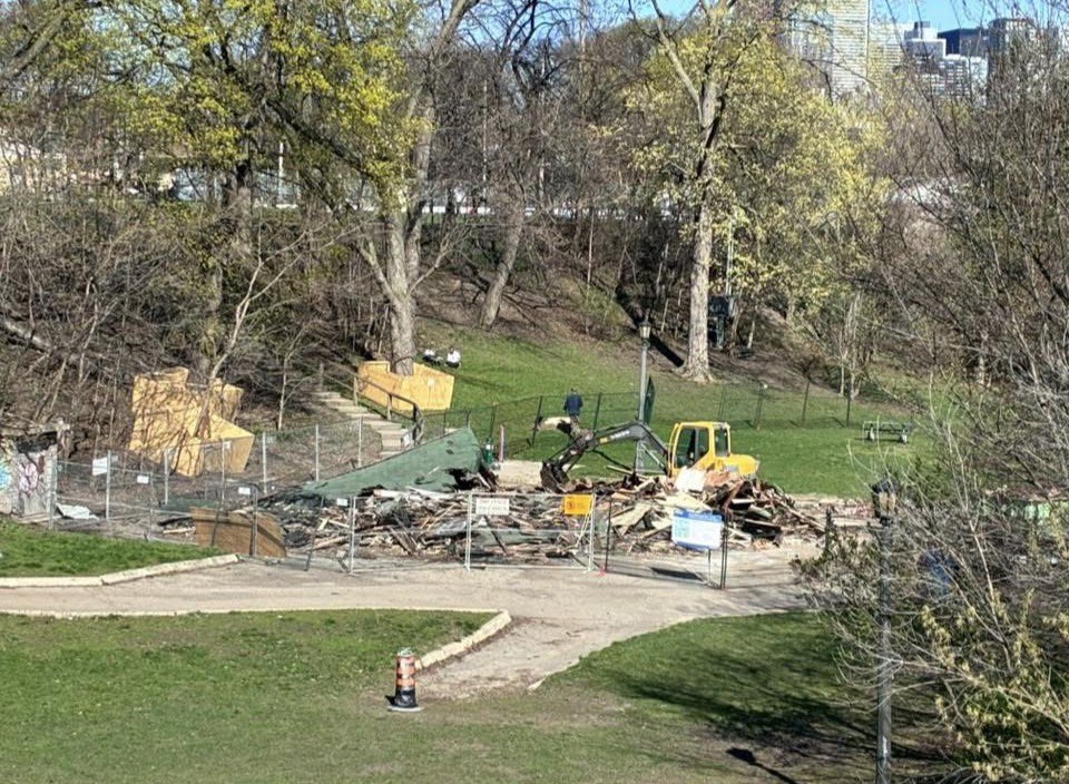 Trinity Bellwoods Park tweet media