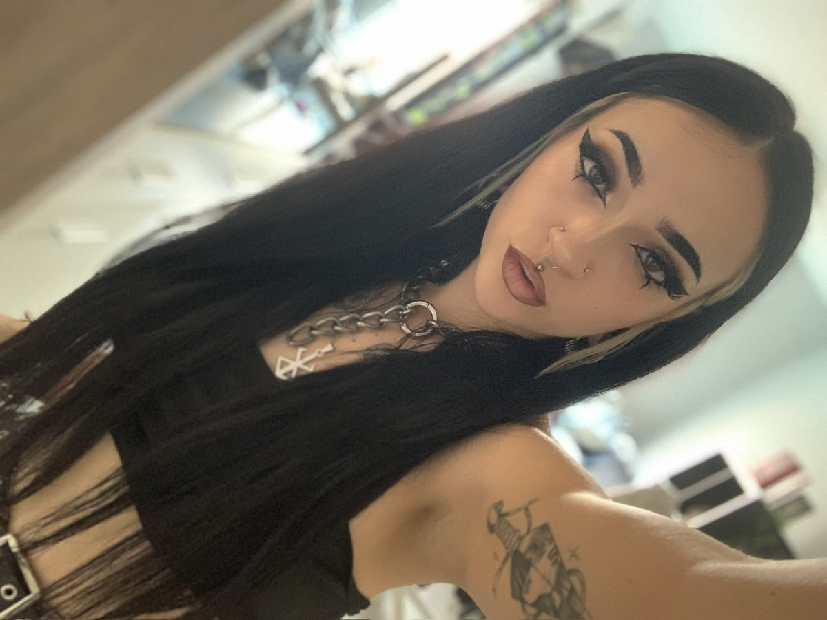 🜏 𝔢𝔰𝔭𝔦𝔠𝔥𝔲𝔣𝔯𝔢𝔫𝔦𝔞 🜏 tweet media