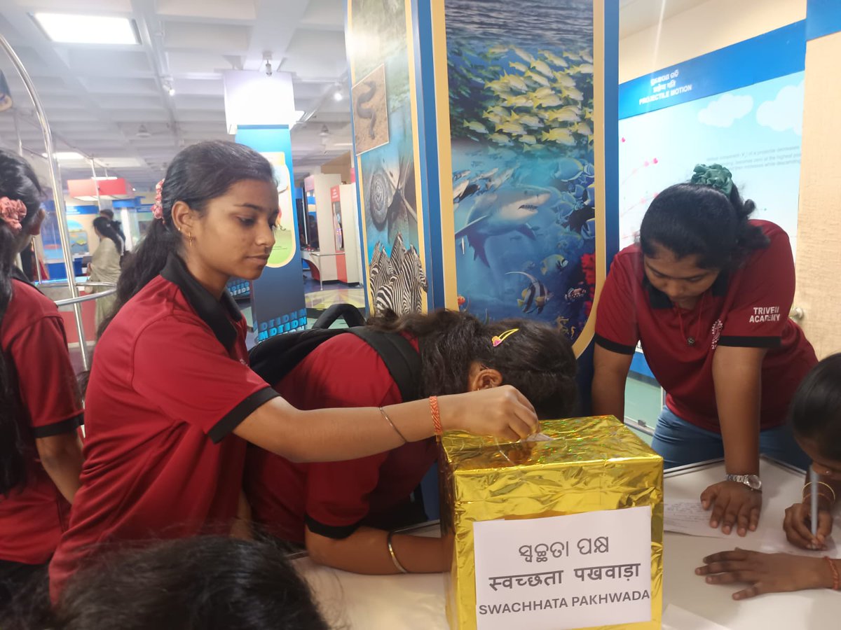 RSCBhubaneswar's tweet image. Creative Voices for Cleanliness! 

Students shared impactful slogans during Swachhta Pakhwada at @RSCBhubaneswar, a unit of @ncsmgoi, @MinOfCultureGoI promoting awareness for a cleaner &amp;amp; greener future. 🌿♻️
📅 Swachhta Pakhwada
#SwachhtaPakhwada #SloganWriting #CleanIndia