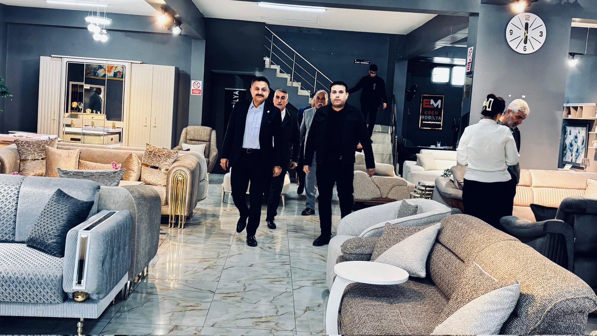 HikmetBasak_63's tweet photo. 📍 Haliliye / Sırrın Mahallesi

 Eren Mobilya iş yeri sahibi kıymetli hemşehrimiz Muhittin Bozkurt’u ziyaret ettik.
Nazik misafirperverliği için kendisine teşekkür ediyor, hayırlı ve bereketli kazançlar diliyorum. https://t.co/ph6t232NQG