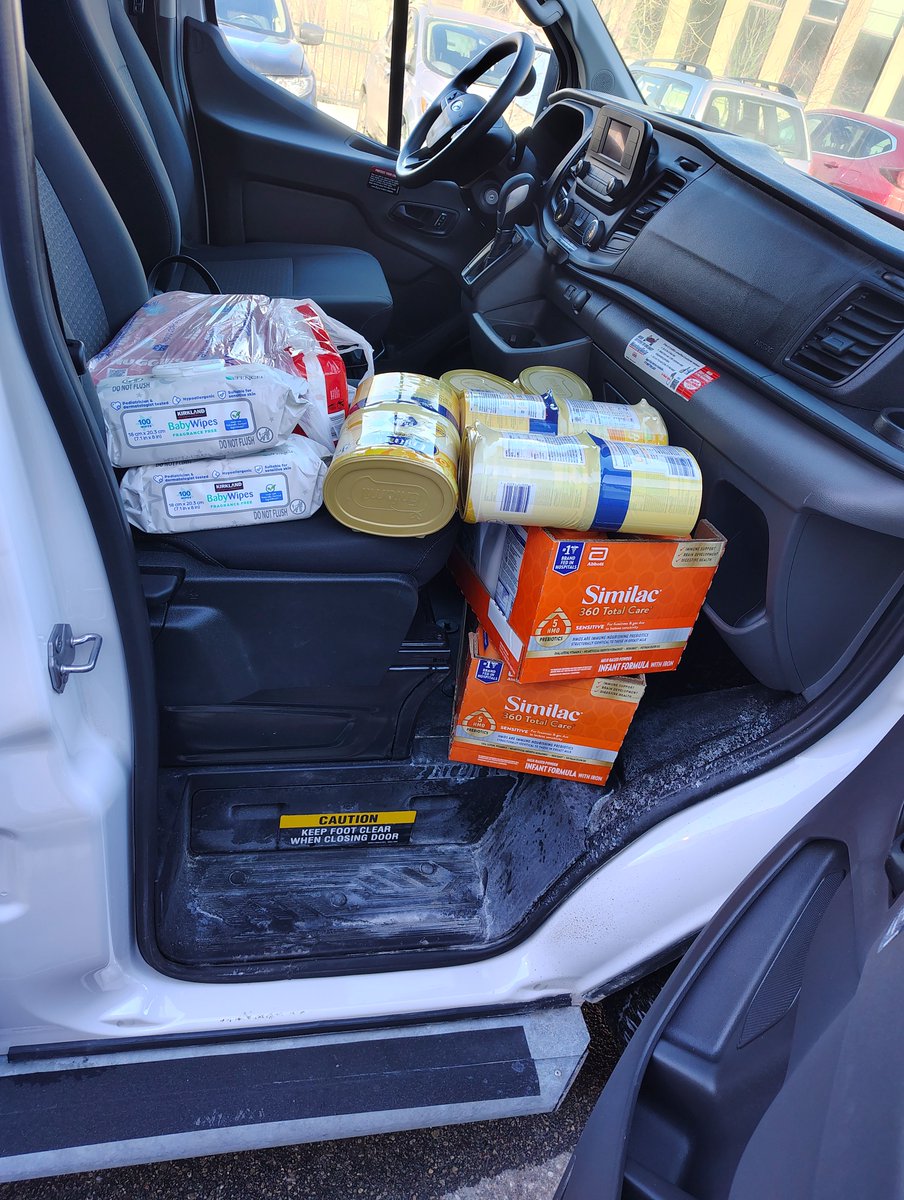 MNCommunityCare's tweet photo. At Minnesota Community Care 💙, donations make a real impact. Thanks to Midway Diaper Bank for providing essential items to support our DIVA Moms program. Your support helps families thrive. Donate today via the link in our bio. #CommunityCare #GiveBack #Donate #Minnesota https://t.co/5c8RBEU4lF
