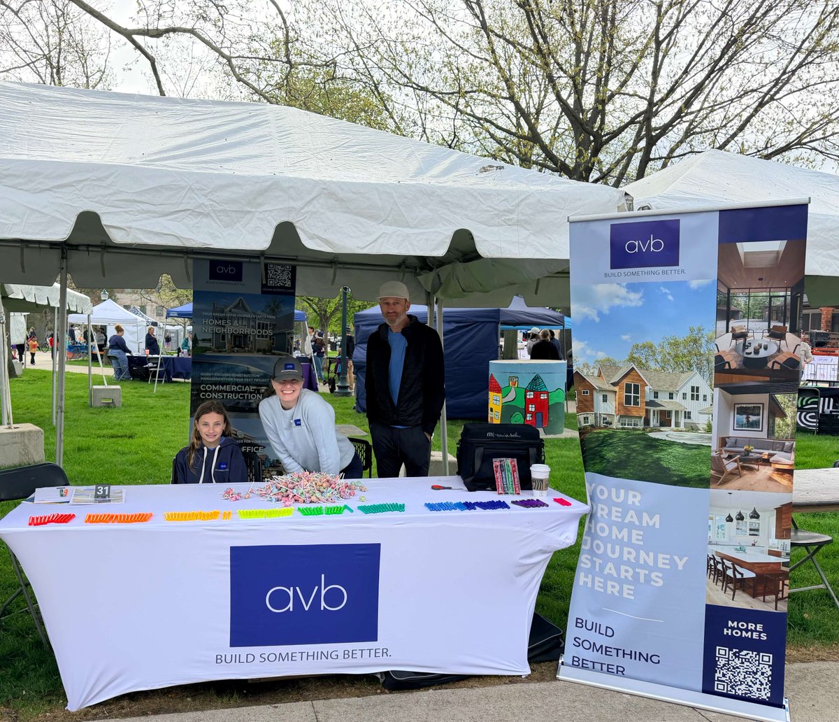 AVB_inc's tweet photo. Another great year at the Zeigler Kalamazoo Marathon! Whether racing, running our Beacon Health expo booth, or helping with start and finish line setup, it was a weekend we were proud to be part of! 💙 https://t.co/OnijNQvDGN