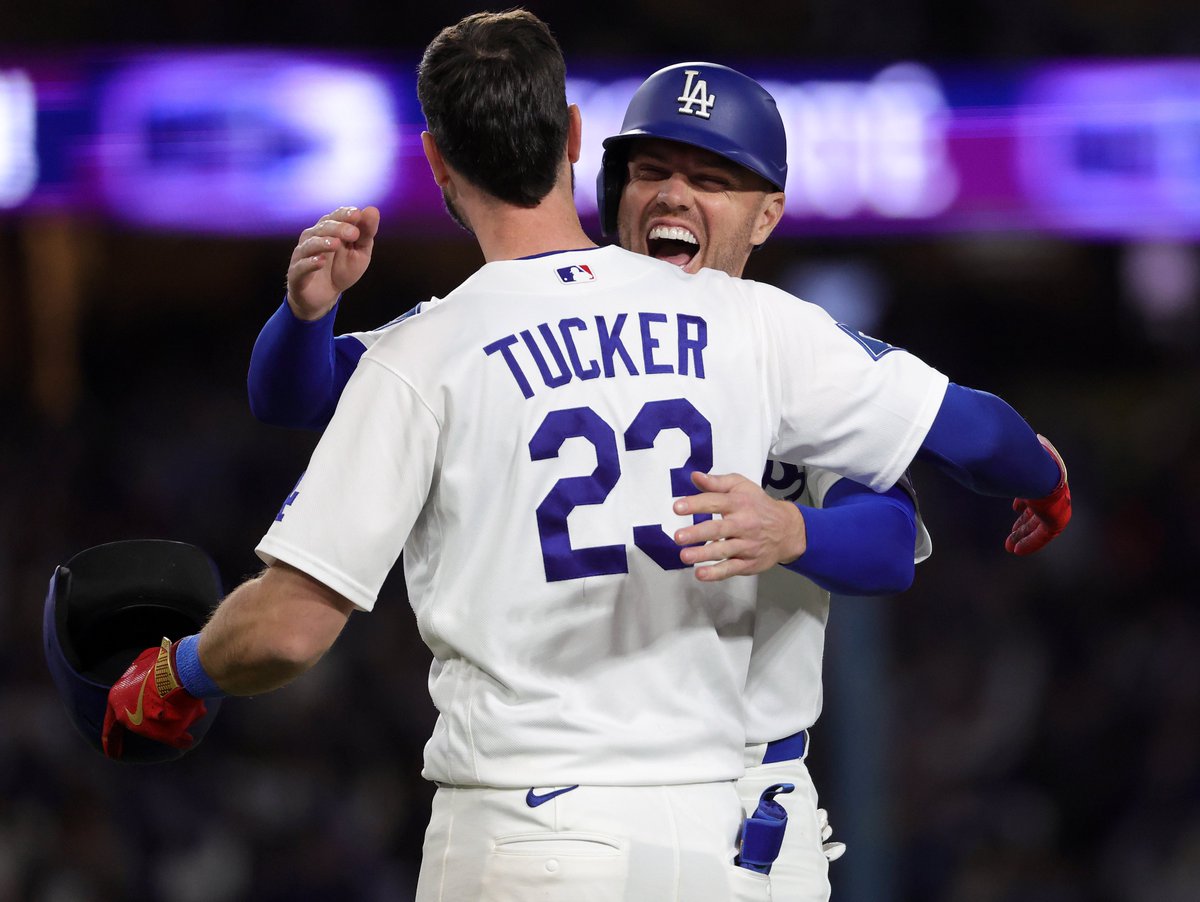 AM570LASports's tweet image. TODAY with @FredRoggin and @RodneyPeete9: 

-Dodges walk off the Marlins. Ohtani not hitting tonight. -NFL Draft losing luster? College eligibility change?
-@DanWoikeSports will join at 1pm talking #Lakers.
-@ByJackHarris joins at 2pm! 

Listen in: am570lasports.com/listen