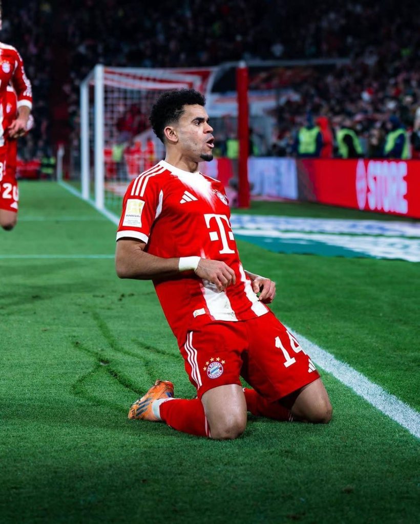 𝐒𝐚𝐦𝐢𝐞 tweet media