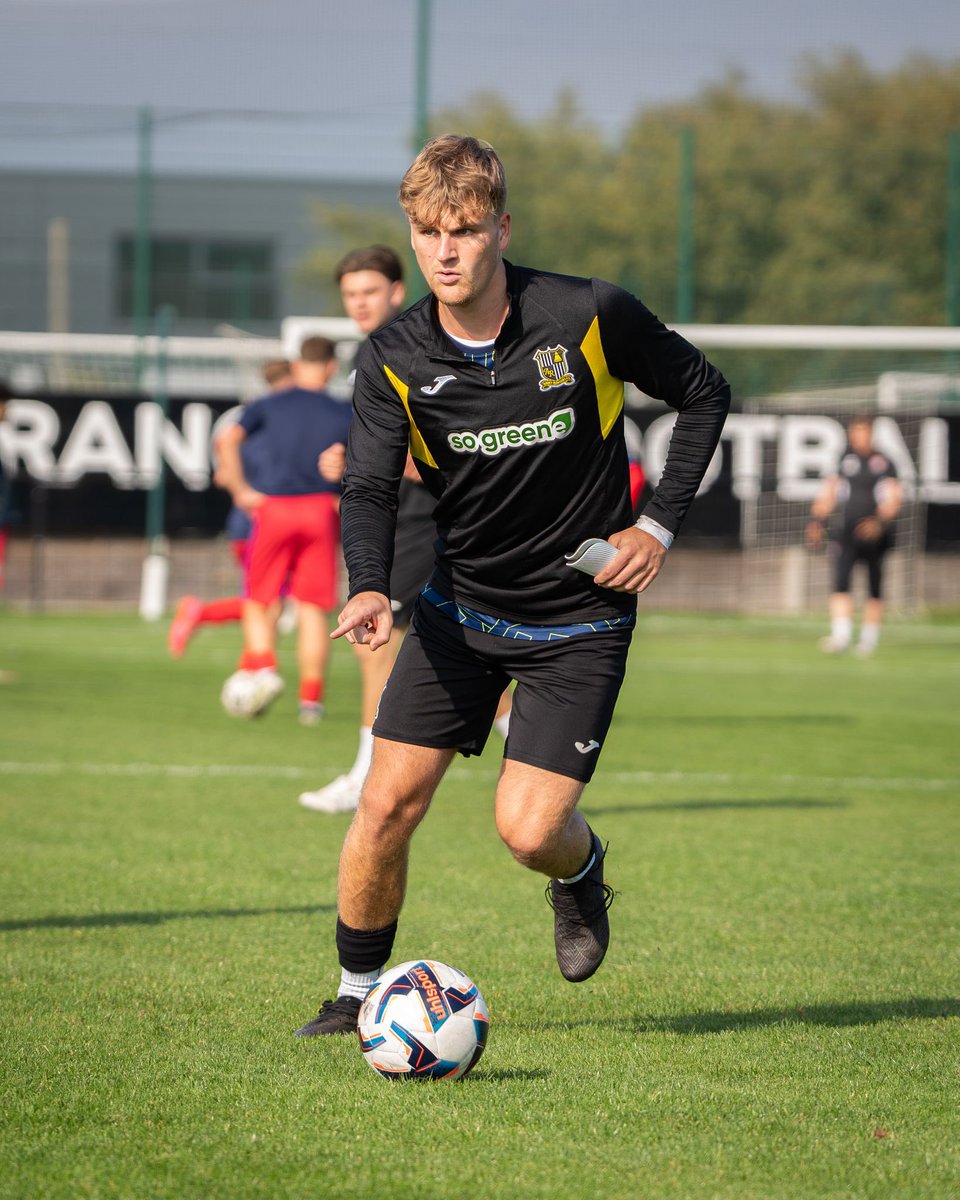 LeeQuincey_4's tweet photo. 25/26 season complete✅
30+ appearances,
Gutted to fall short in the end but we rest and go again, bring on pre season⚽️
#UTA https://t.co/6BxpXnqV9Q