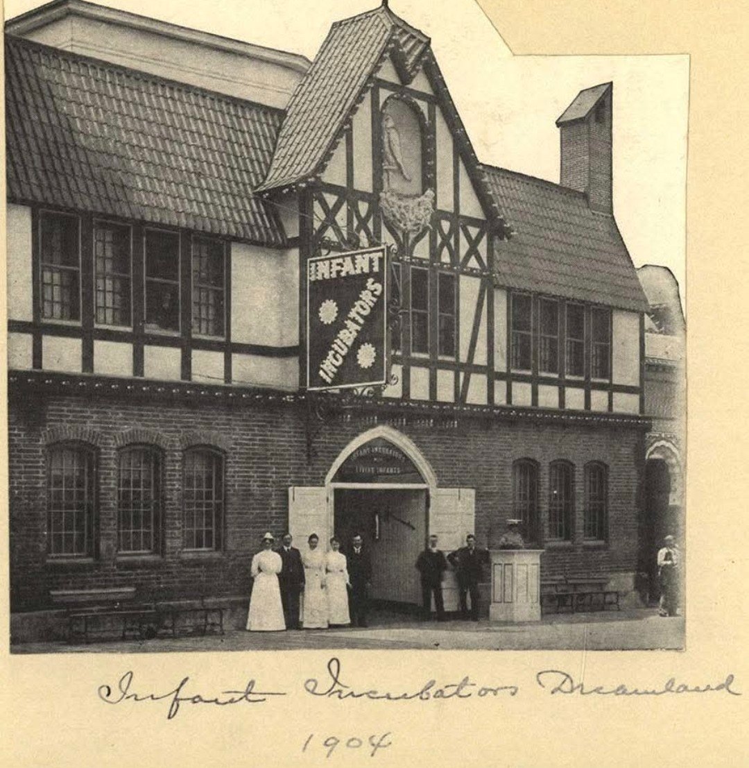 Daniel7:25(Script.)🙏 tweet media