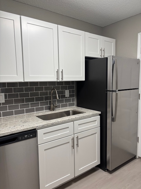 northlandpassMO's tweet image. Step into your dream kitchen in our newly renovated units! 🏡 Stainless steel appliances, vinyl flooring, and granite countertops await. A must-see for all home chefs! #KitchenGoals #HomeSweetHome