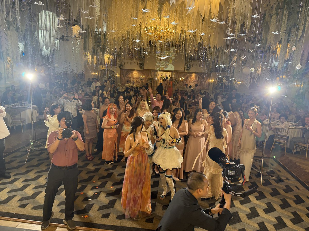EarthDeFIRE's tweet photo. My #CryptoWedding : 💍 The Genesis Block of Love: 1st Crypto Wedding in Asia
Has more ppl than @TheBitcoinConf LoL (My has about 240 ppl attendees) https://t.co/5YHclrqkO1