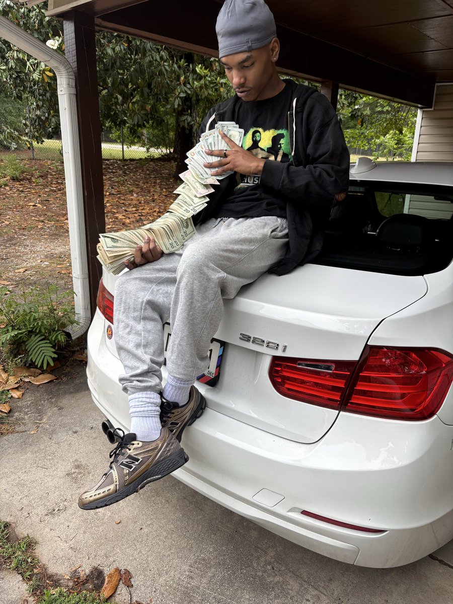 1hardsaint's tweet photo. commas on me baby https://t.co/sA4suSs0H6
