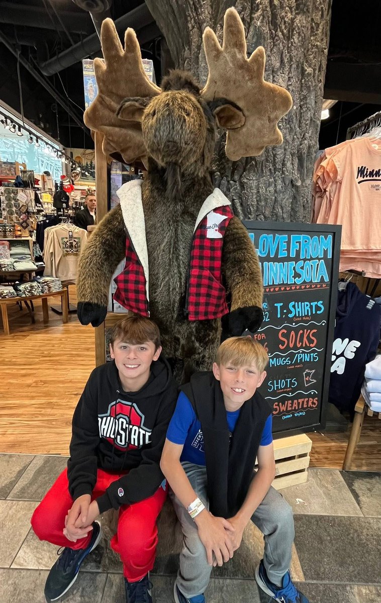 WagonsWast21781's tweet image. The focal point of @CounselorTodd &amp;amp; @TravisOLPC28’s trip to the #TwinCities was the #MallofAmerica  featuring #NickelodeonUniverse. Of the 3 floors of shopping, the fellas spent the most time at #RallyHouse and the #NBA store, which aren’t located at malls in the #NewOrleans. 🛍️
