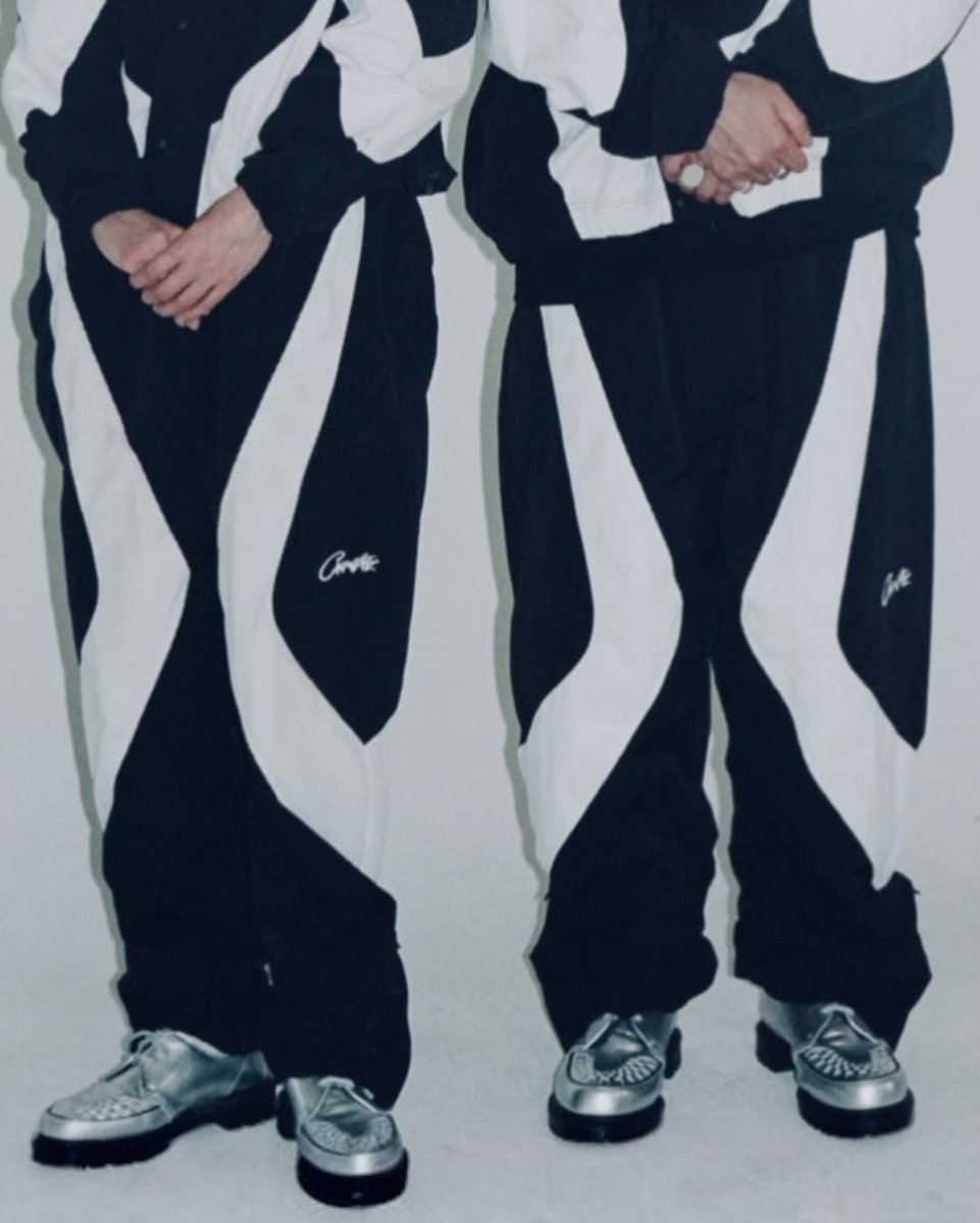 longtttail's tweet image. These two little weirdos are adorable😆 #TOP #CHOISEUNGHYUN