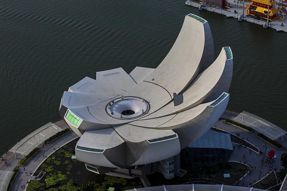 NewsArch's tweet image. Singapore Art and Science Museum - Architecture Review cih.ru/wp/bld/2026/04… Музей науки и искусства в Сингапуре — архитектурная критика #architecture #Singapore #Review ▄▀ via @cihru