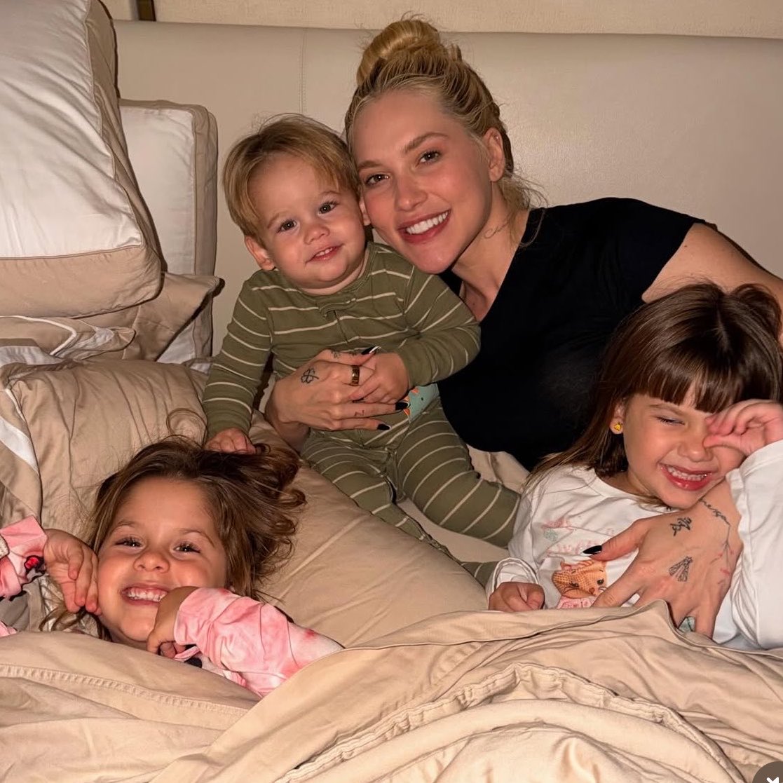 UpdateCharts tweet media