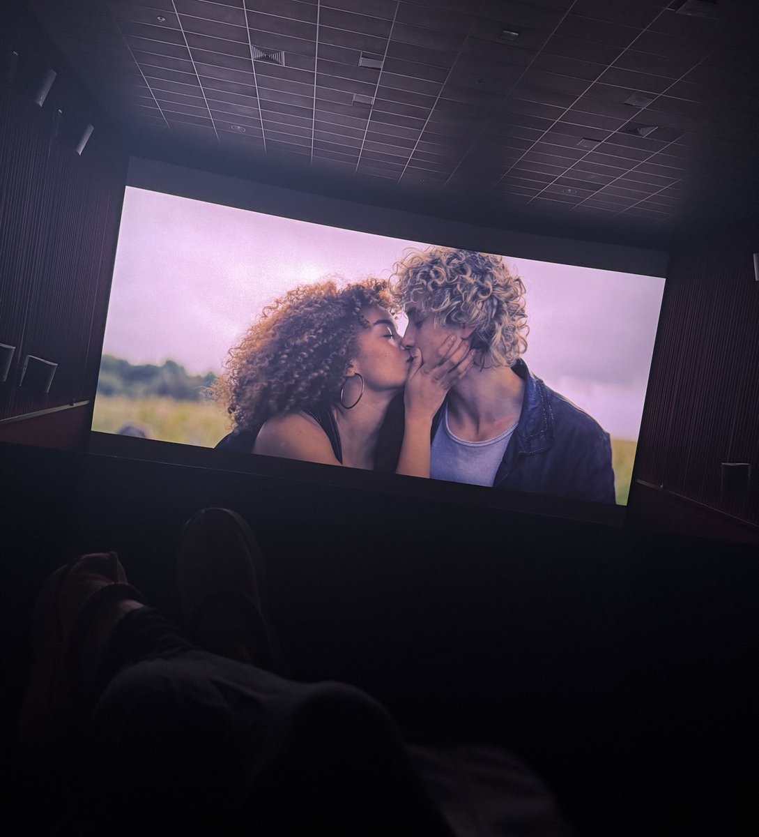 pen ⋆˚꩜｡ tweet media