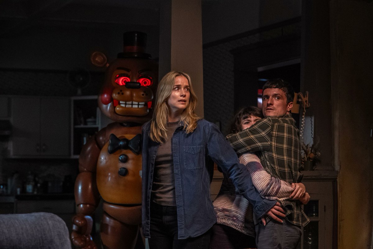 ‘FIVE NIGHTS AT FREDDY'S 2’ releases on Netflix on August 3rd!

The film, as well as the first movie, is currently streaming on Peacock 🐻

(Via: whatonnetflix)
#fnaf #fivenightsatfreddys