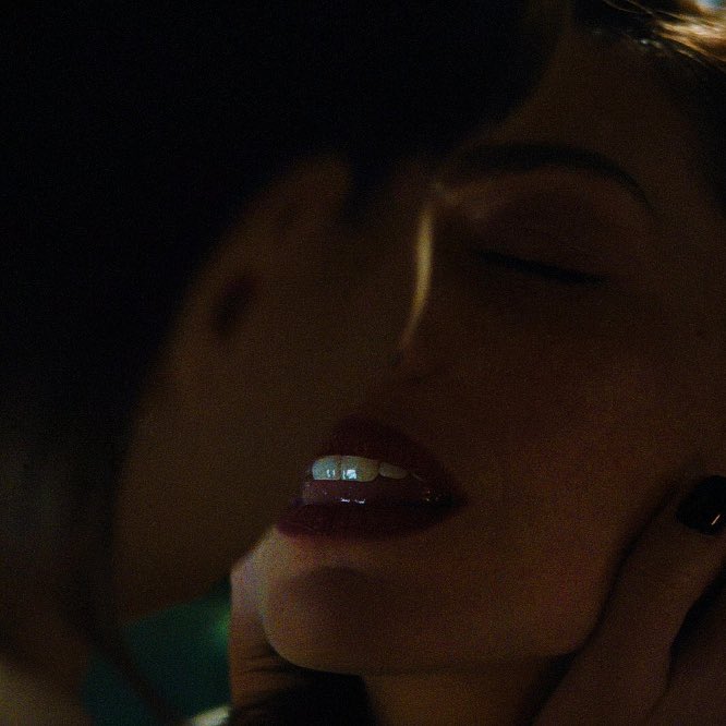 Anne Hathaway Brasil ⚔️ tweet media
