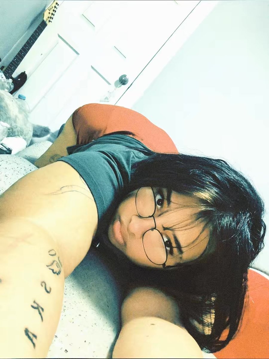 Stargoddess78's tweet photo. Active and selling ❤️👅🔞#Nsfw #Sellingcontent https://t.co/KQTRea5sDT