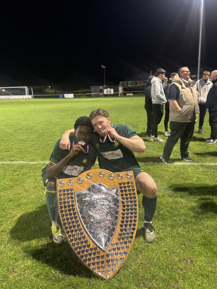 Michael23578591's tweet photo. Grateful to Win the league with amazing Club. Thanks for the support❤️❕ 
@BustleholmeFC1 https://t.co/WlibCKwZAQ